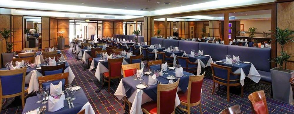 Grange Bracknell Hotel Exterior photo