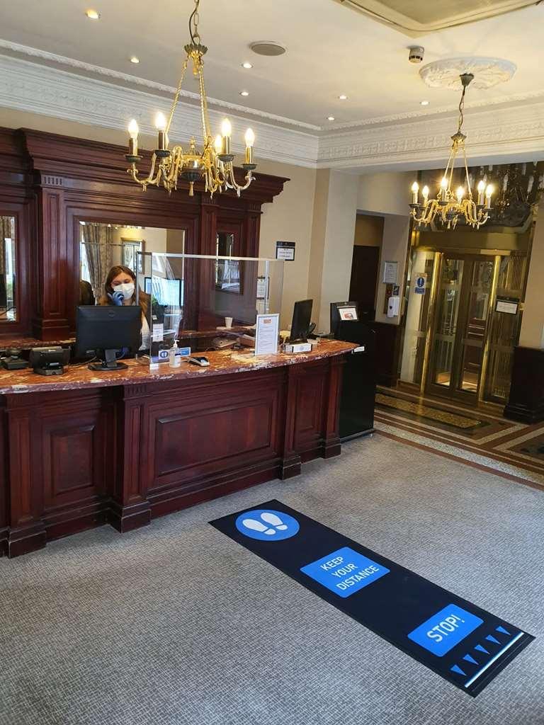 Grange Bracknell Hotel Interior photo