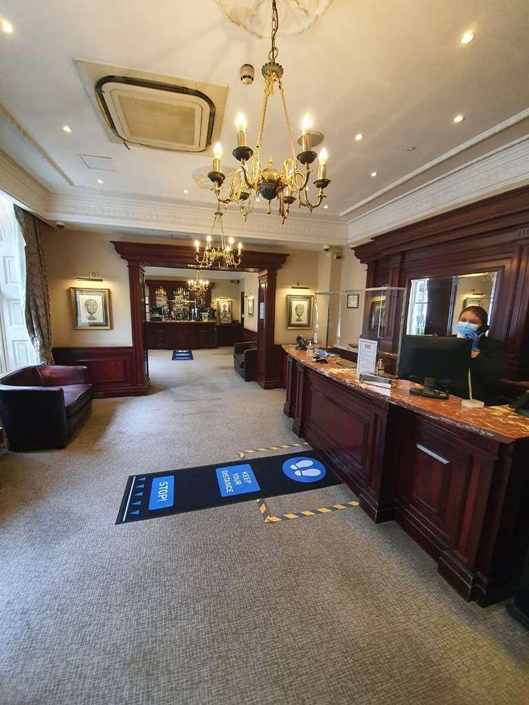 Grange Bracknell Hotel Interior photo