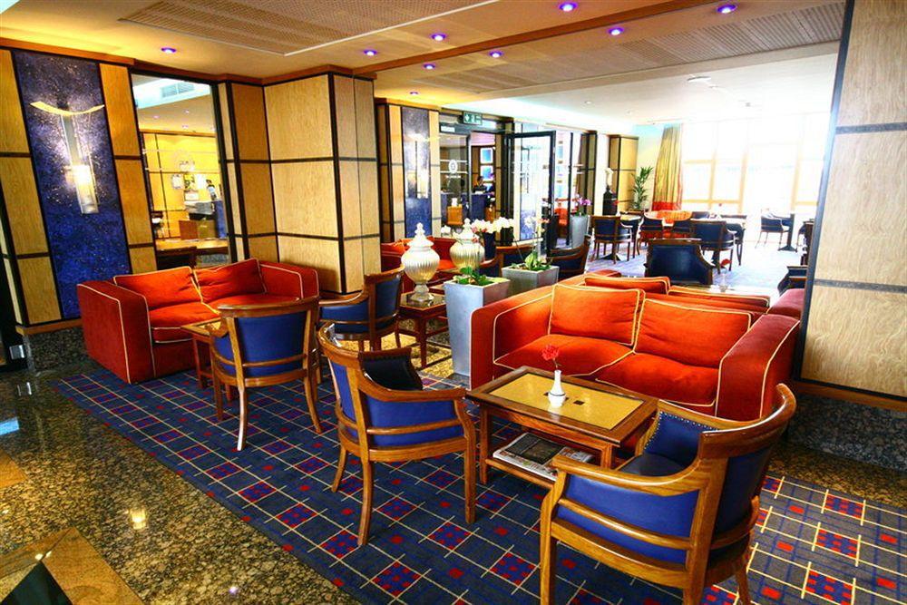 Grange Bracknell Hotel Exterior photo