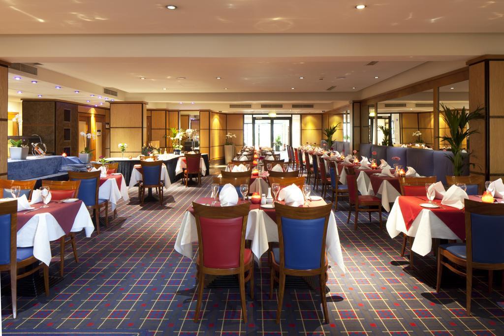 Grange Bracknell Hotel Exterior photo
