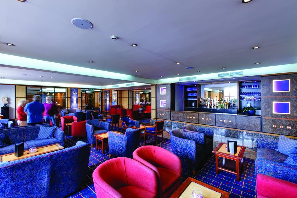 Grange Bracknell Hotel Exterior photo